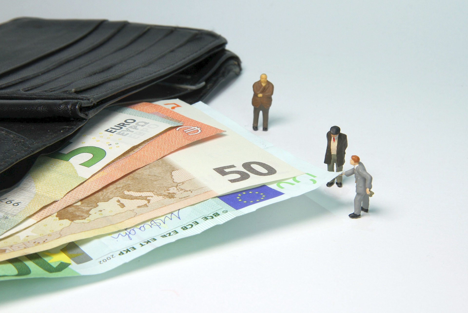 CERB Fraudsters VS the Canadian Taxpayer
